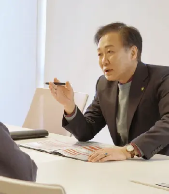 1. 분야별 전문변호사. 검찰,경찰,법원 전관출신 변호사와 형사,이혼,상속,부동산,민사,도산,세무,회계등 다양한 분야의 전문가가 투입됩니다.