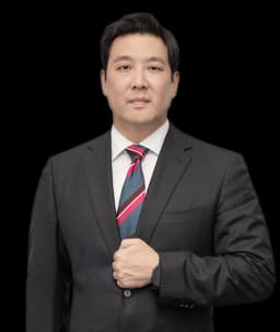 사건담당변호사 Richard,